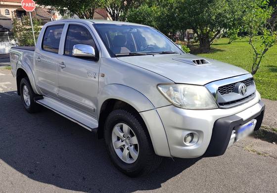 TOYOTA HILUX SW4 3.0 SRV 4X4 16V TURBO INTERCOOLER DIESEL 4P MANUAL TOYOTA HILUX SW4 3.0 SRV 4X4 16V TURBO INTERCOOLER DIESEL 4P MANUAL